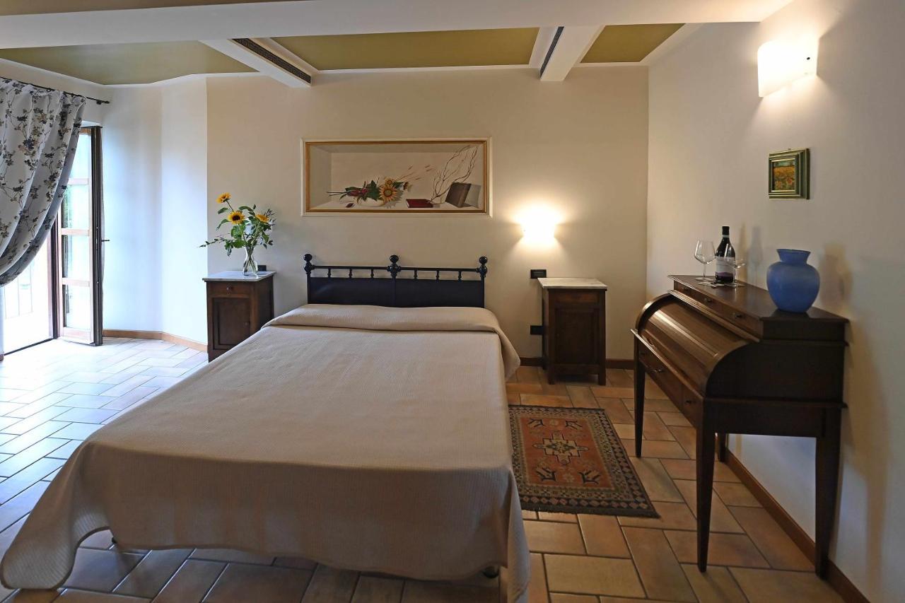 Hostal La Ca Dolga La Morra Habitación foto