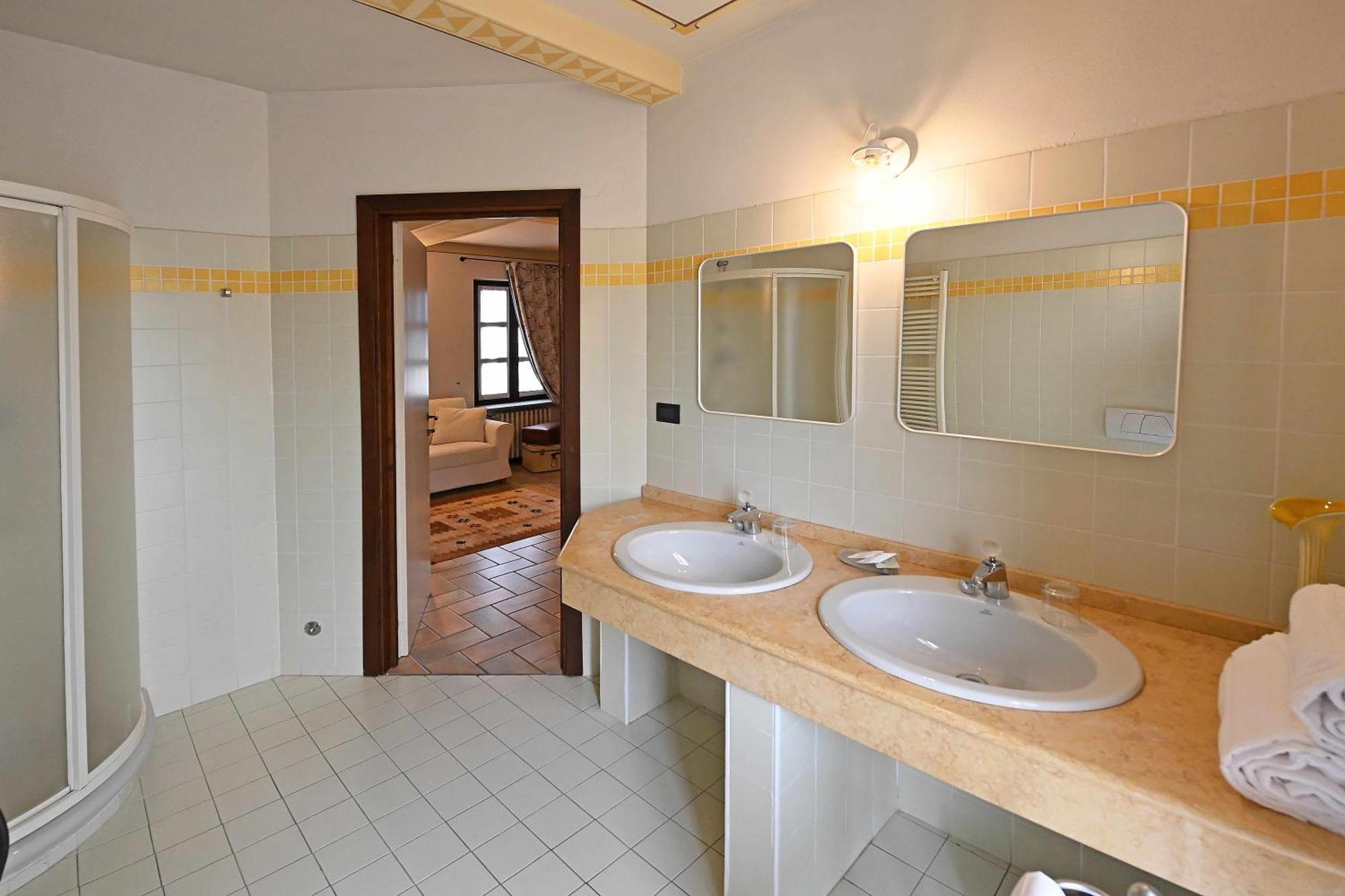 Hostal La Ca Dolga La Morra Habitación foto