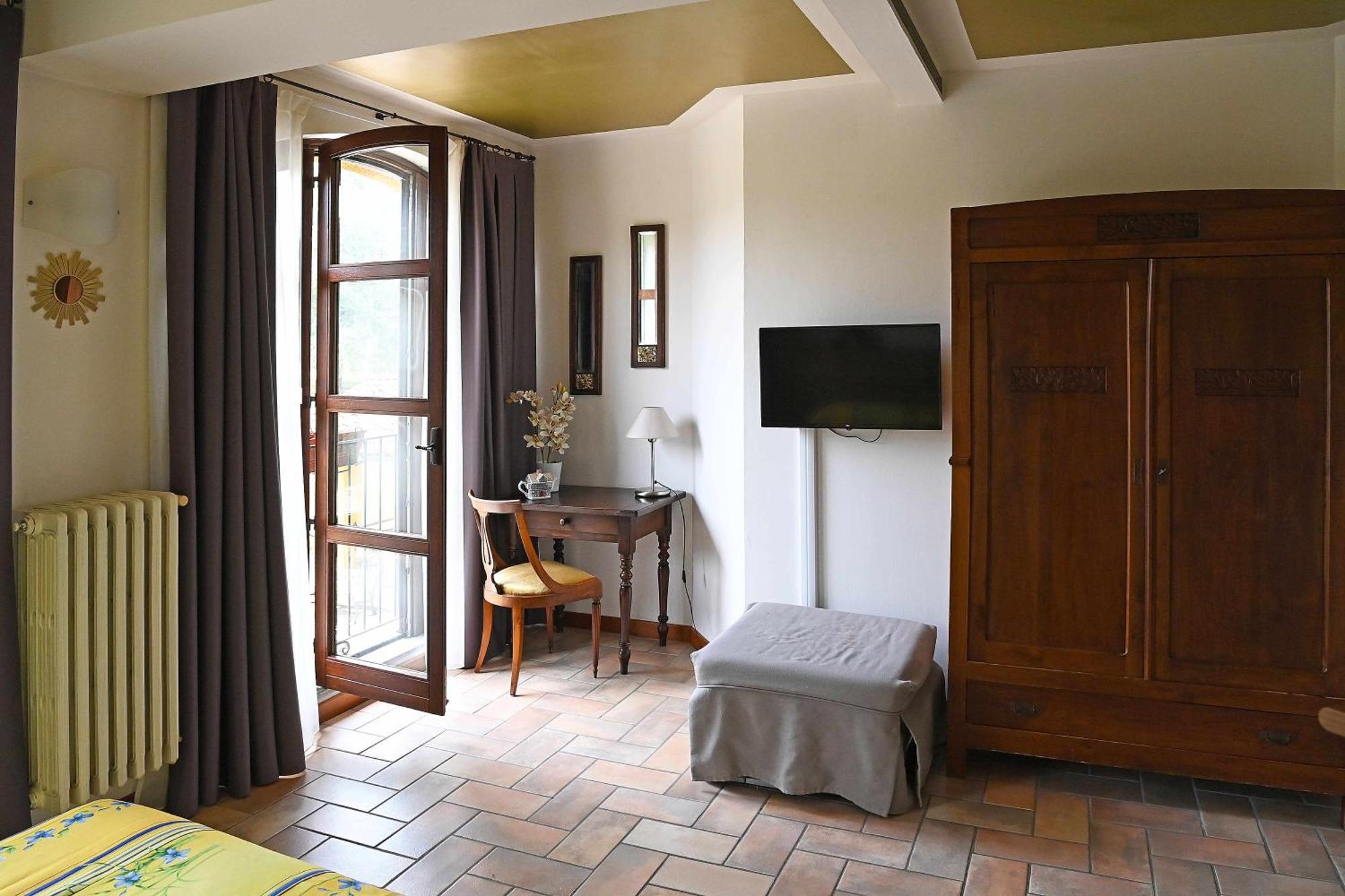 Hostal La Ca Dolga La Morra Habitación foto